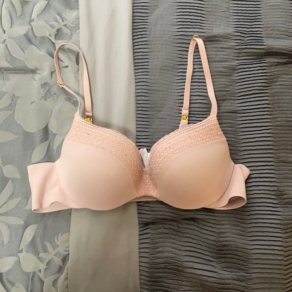Size 34B Incredible by Victoria’s Secret